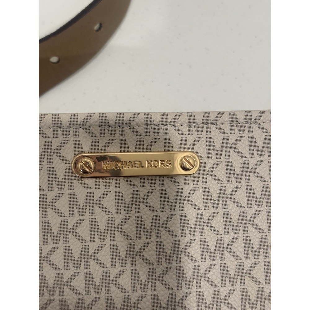 Michael Kors S/M Fanny Pack Logo Waist Belt Bag - Vanilla/ Gold - Picture 4 of 11